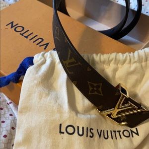 Women’s LV belt